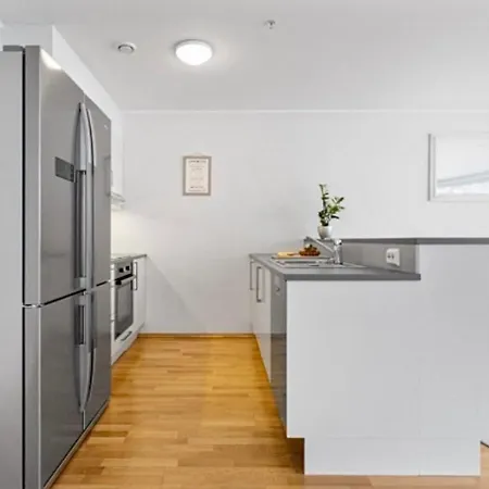 Arendalsuka - 3 Roms Midt I Sentrum Med 6 Soveplasser Og Parkering *