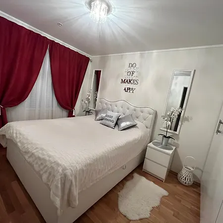 Arendalsuka - 3 Roms Midt I Sentrum Med 6 Soveplasser Og Parkering Apartamento