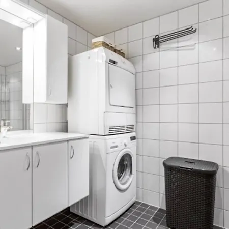 Arendalsuka - 3 Roms Midt I Sentrum Med 6 Soveplasser Og Parkering * Arendal