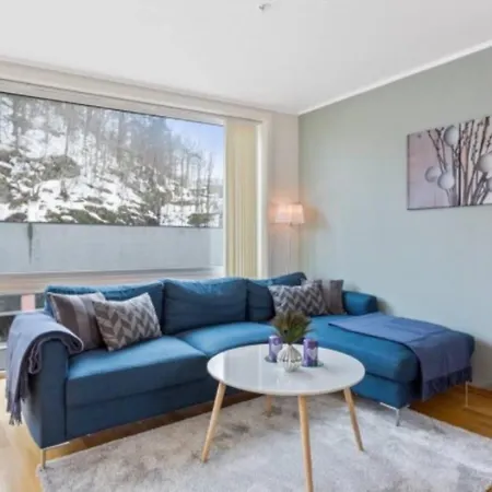 Arendalsuka - 3 Roms Midt I Sentrum Med 6 Soveplasser Og Parkering Leilighet *